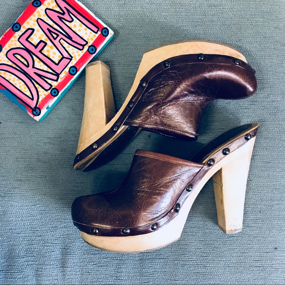BCBGirls Clogs - Picture 2 of 4